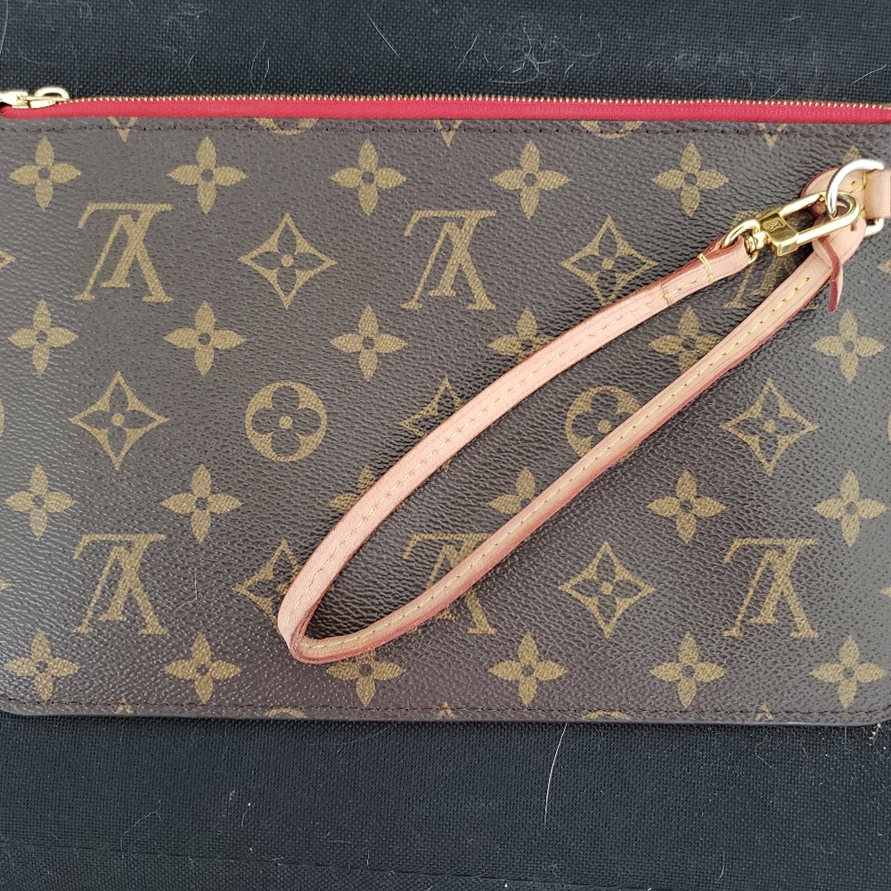 Louis Vuitton Neverfull Pochette